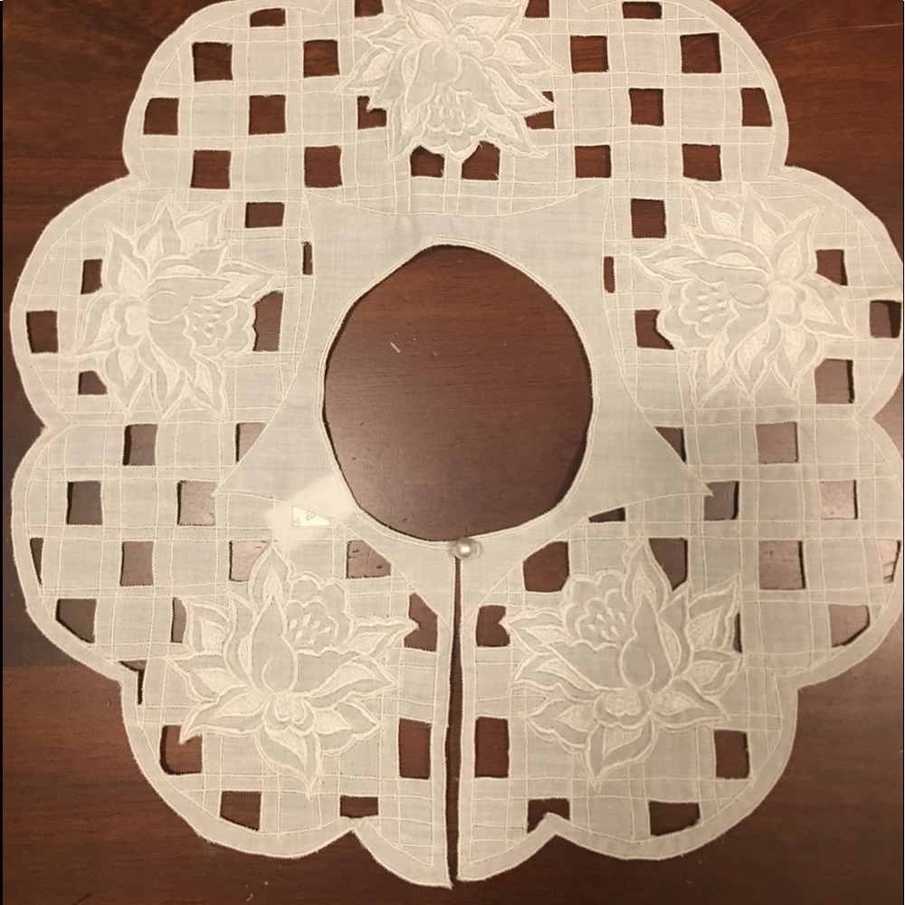 White Cutwork Collar
